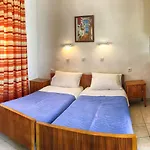 Helena Apartmanhotel Íosz