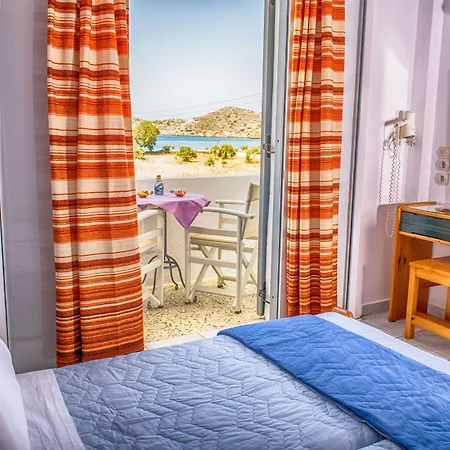 Helena * إيوس خورا