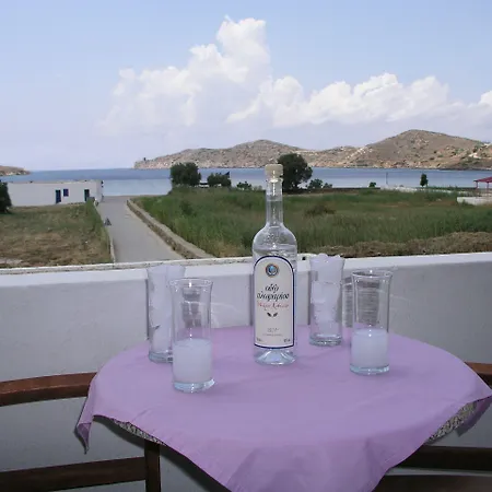 海伦娜旅馆 * 伊奥斯乔拉