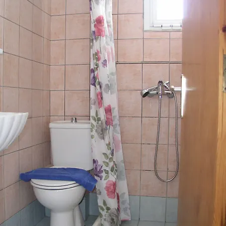 海伦娜旅馆 * 伊奥斯乔拉