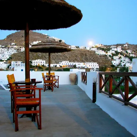 海伦娜旅馆 公寓式酒店 伊奥斯乔拉