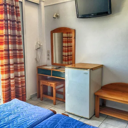 Helena إيوس خورا